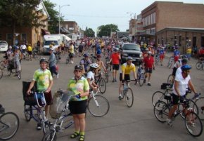 RAGBRAI goes through town